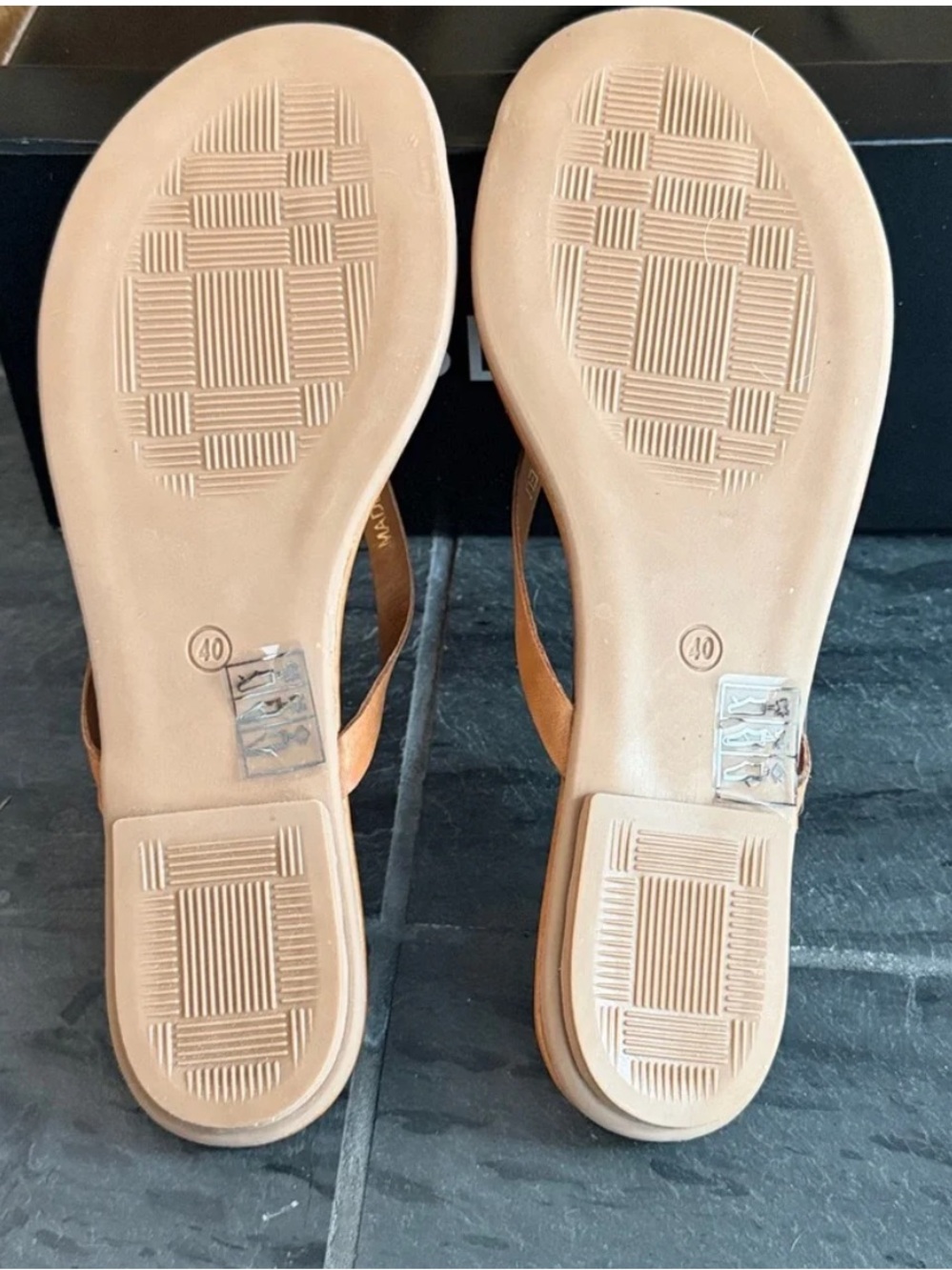 NIB! J/Slides Leather Flip Flop Sandals in cognac - Picture 3 of 5